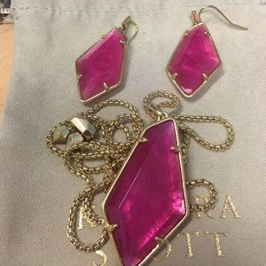 ❌❌SOLD❌❌Kendra Scott pink set